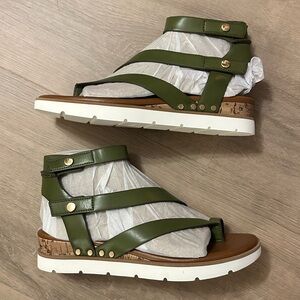 ✨ NEW IN BOX: Franco Sarto Daven Sport Sandals ✨ size 7.5